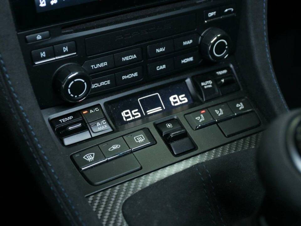 Image 16/50 of Porsche 718 Cayman GT4 RS Weissach (2023)
