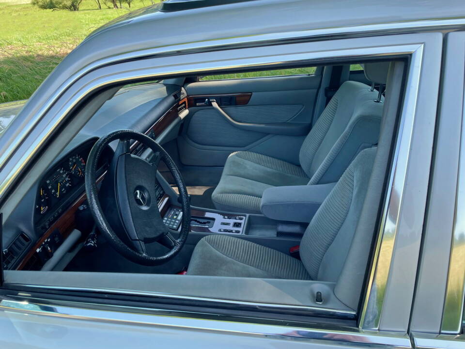 Image 10/24 of Mercedes-Benz 500 SEL (1982)