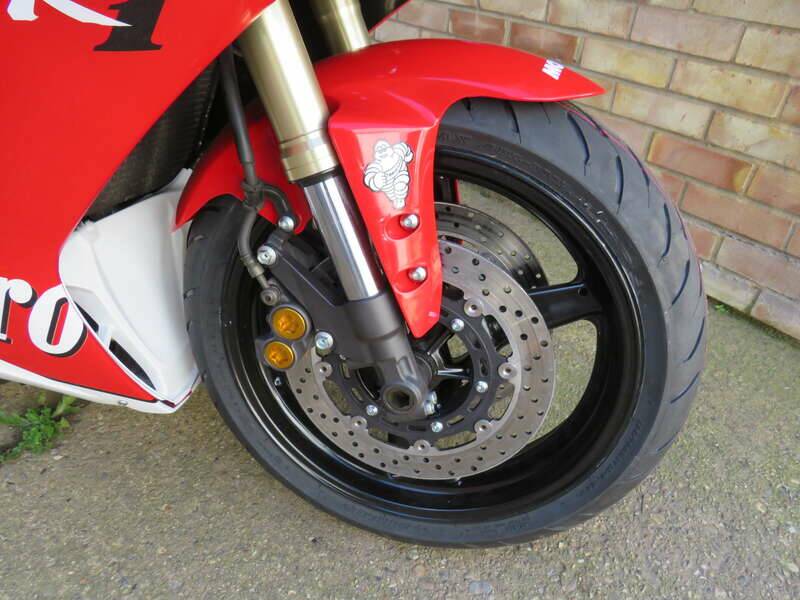 Imagen 29/40 de Yamaha DUMMY (2002)