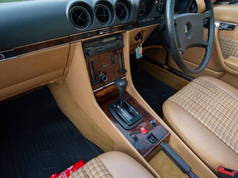 Bild 21/39 von Mercedes-Benz 280 SL (1984)