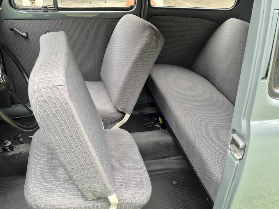 Image 28/52 of Volkswagen Beetle 1200 Standard "Oval" (1957)