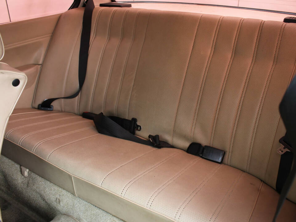 Image 11/30 of BMW 320i (1982)
