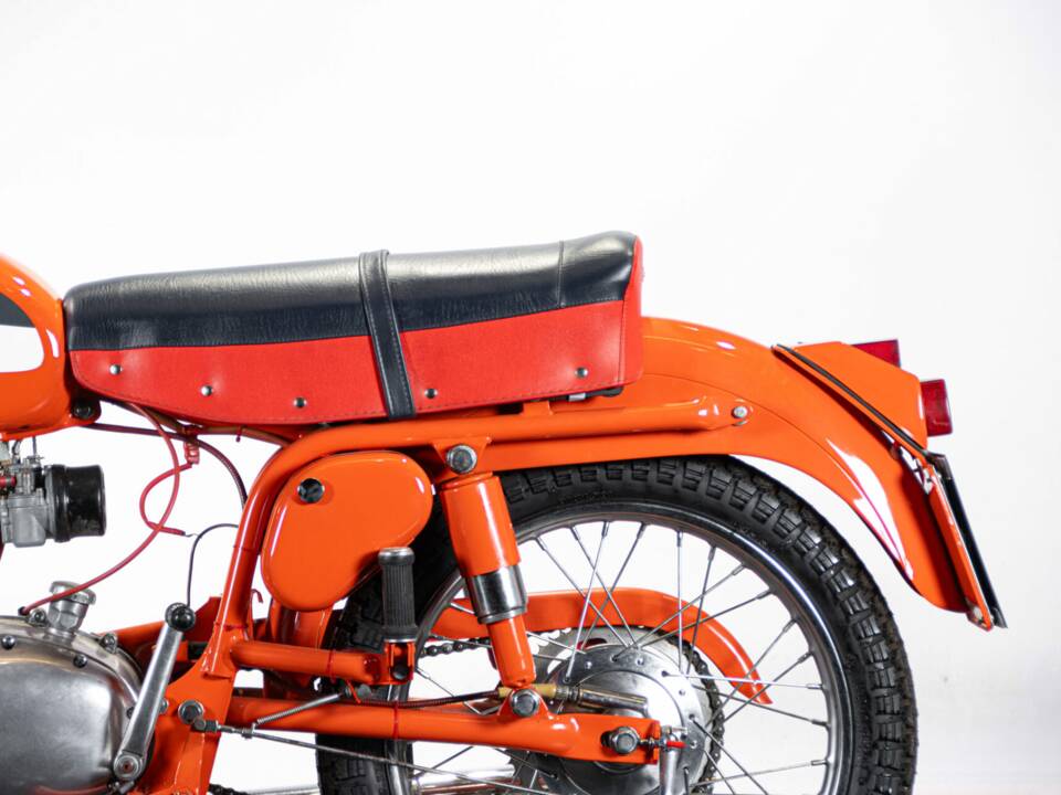 Image 17/50 de Gilera Giubileo 100 (1962)
