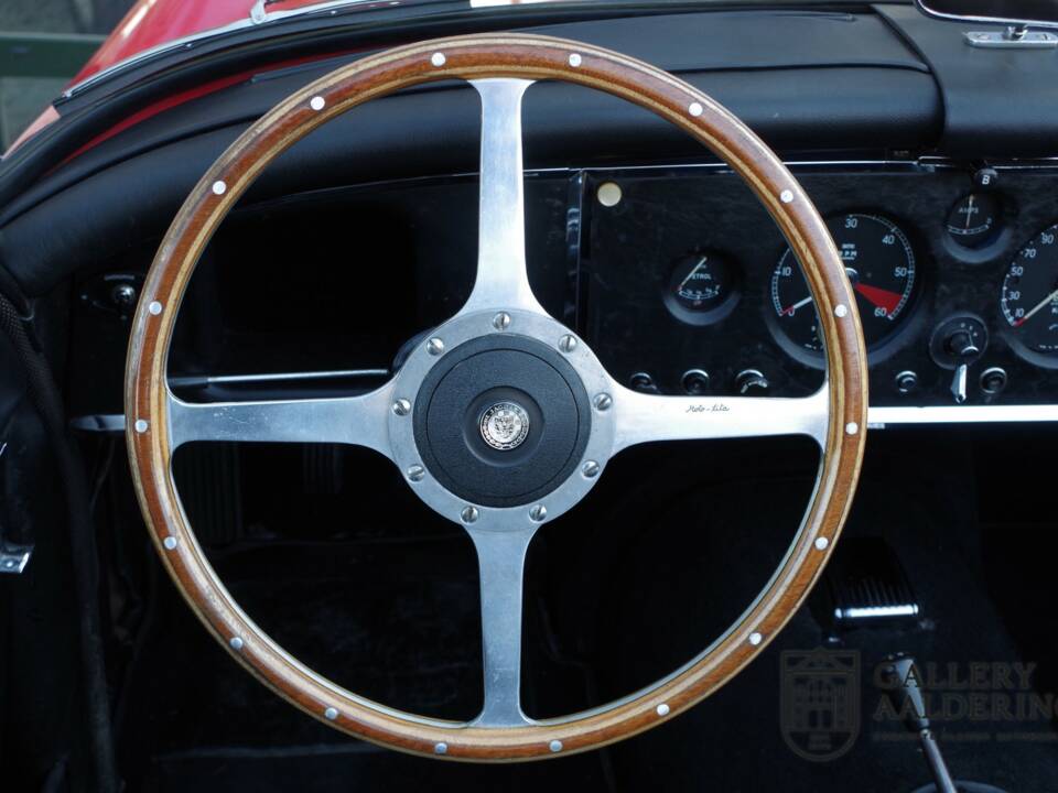 Image 39/50 of Jaguar XK 150 DHC (1960)