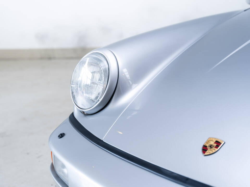 Image 30/45 of Porsche 911 Carrera 2 (1990)