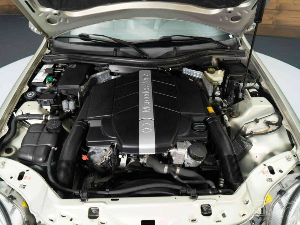 Image 17/19 of Mercedes-Benz SLK 320 (2000)