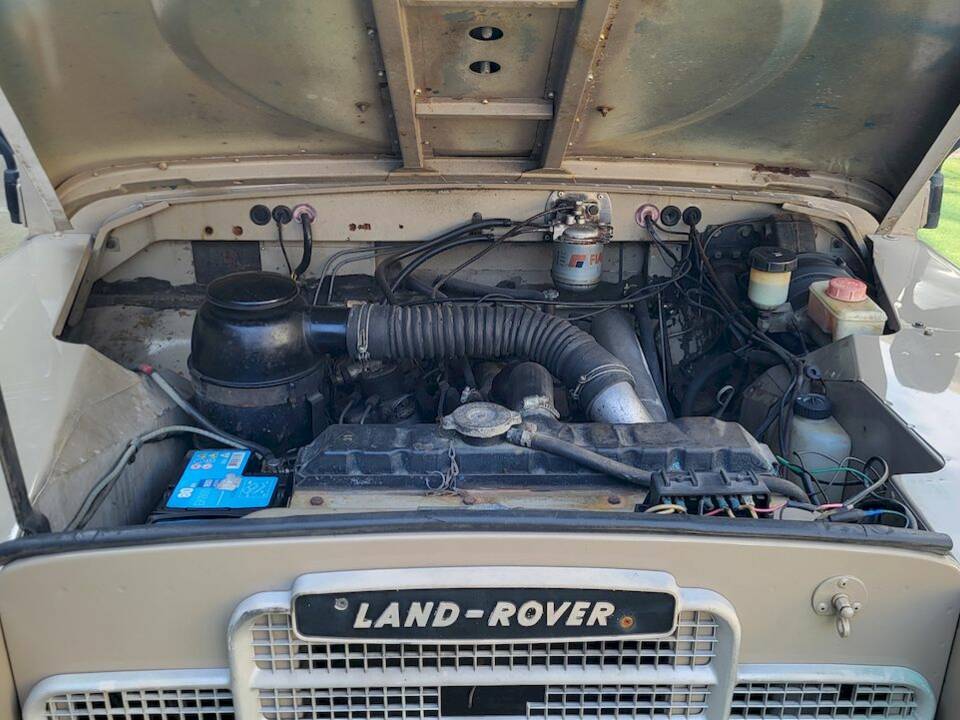 Bild 33/39 von Land Rover 88 (1981)