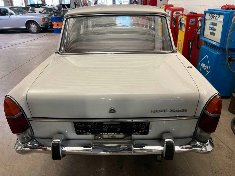 Afbeelding 16/17 van FIAT 2300 (1964)