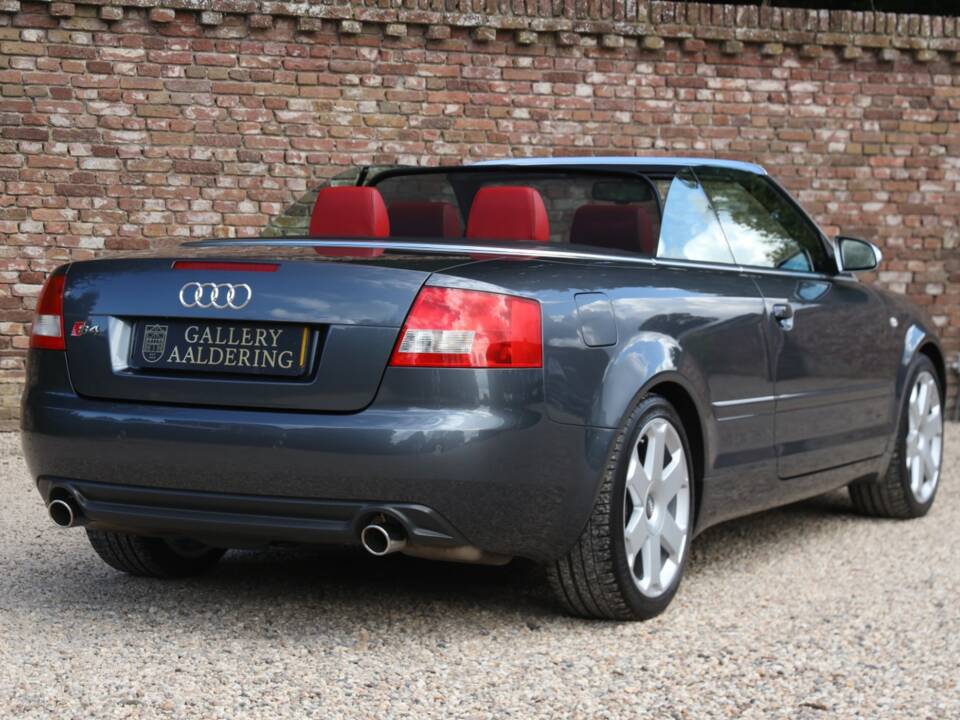 Image 2/50 de Audi S4 (2004)