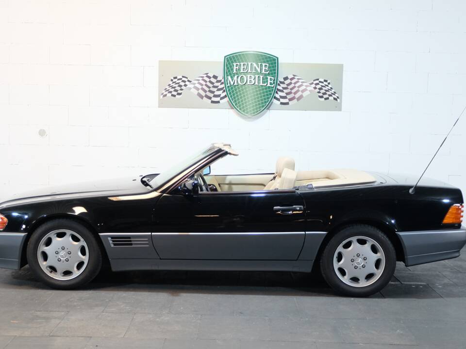 Image 2/26 of Mercedes-Benz 500 SL (1991)