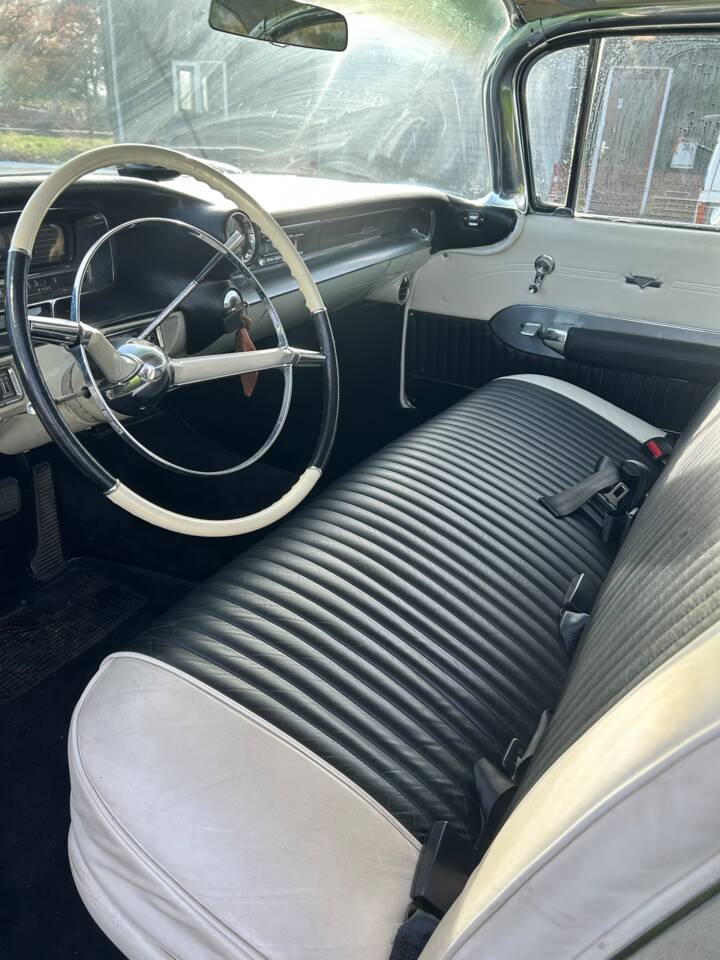 Image 14/56 of Cadillac Sedan DeVille (1959)