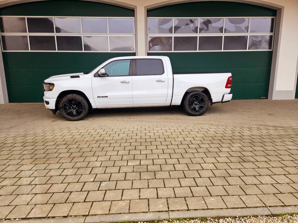 Image 9/62 of Dodge Ram 1500 (2020)