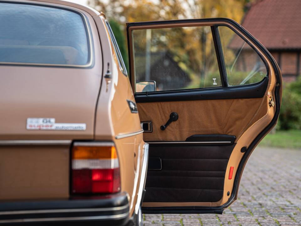 Image 40/84 de Saab 99 Combi Coupe (1976)