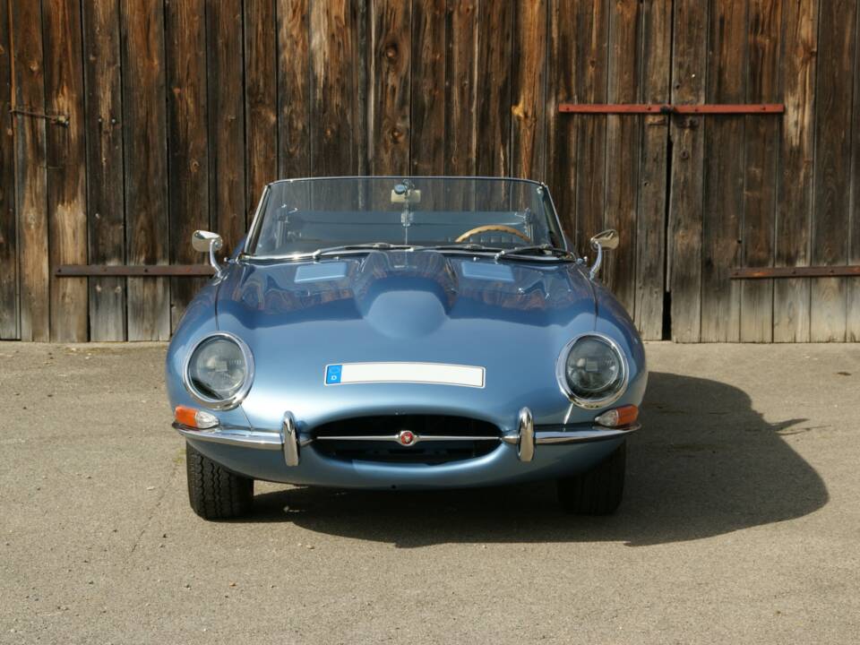 Imagen 3/20 de Jaguar E-Type 4.2 (1967)