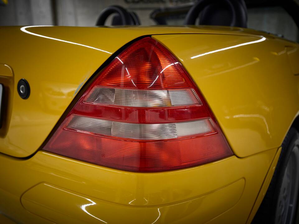 Image 41/100 de Mercedes-Benz SLK 230 Kompressor (1999)