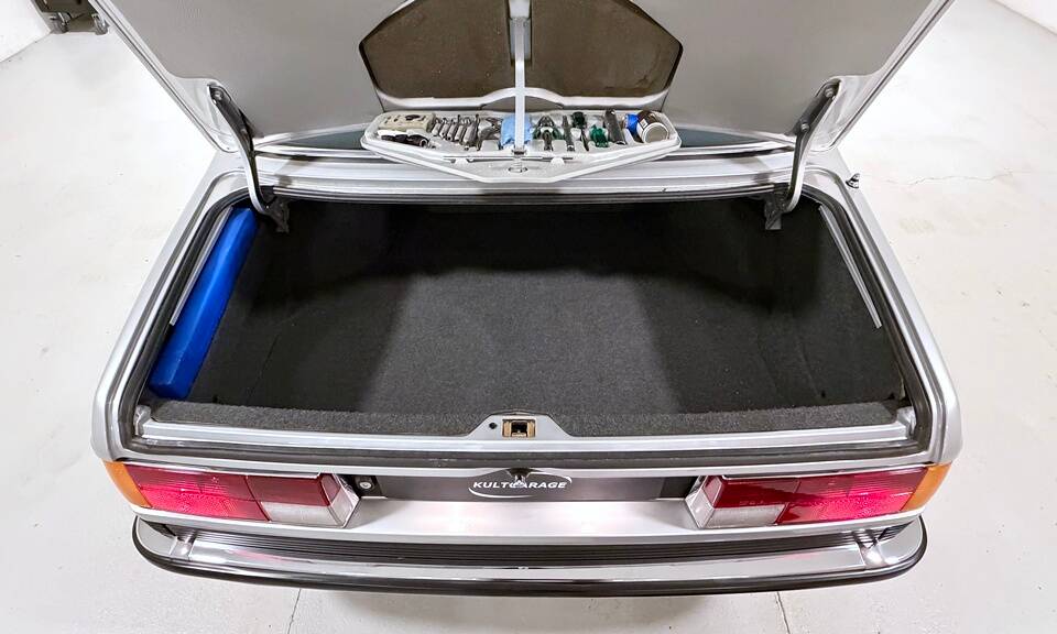 Bild 24/37 von BMW 635 CSi (1985)