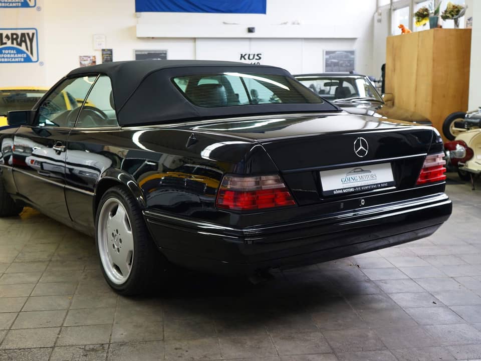 Image 29/36 of Mercedes-Benz E 320 (1995)