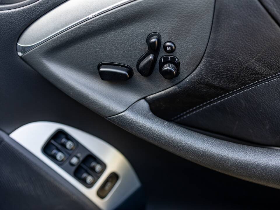 Image 49/50 of Mercedes-Benz CLK 55 AMG (2003)