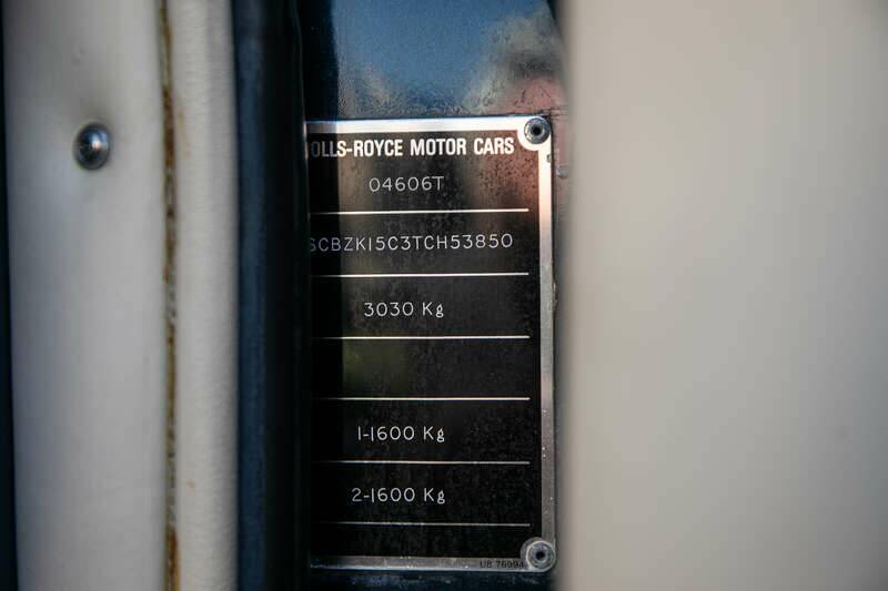 Image 28/50 of Bentley Azure Mulliner (1996)