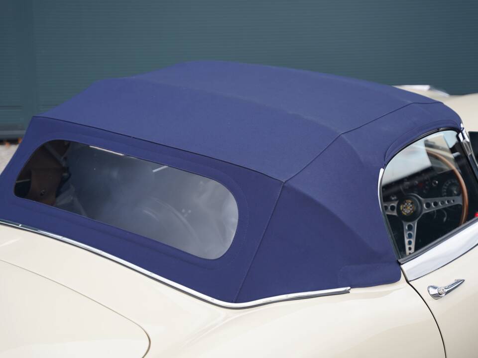 Imagen 45/50 de Jaguar E-Type (1969)