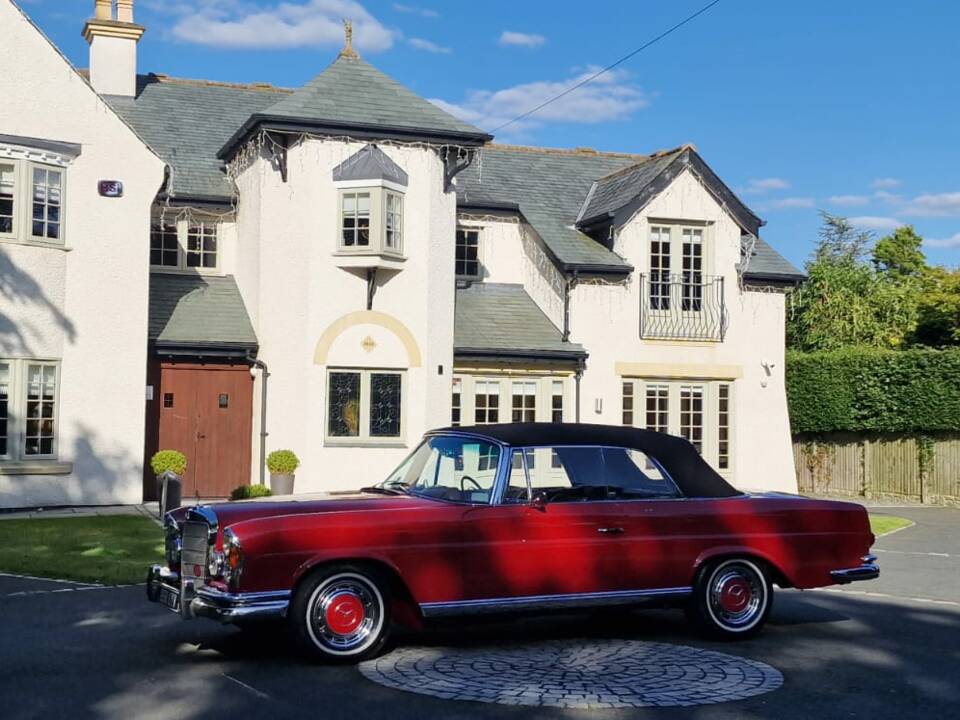 Image 31/44 of Mercedes-Benz 220 SE b (1962)
