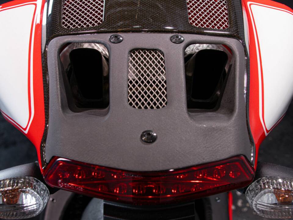 Image 11/50 of Ducati DUMMY (2008)