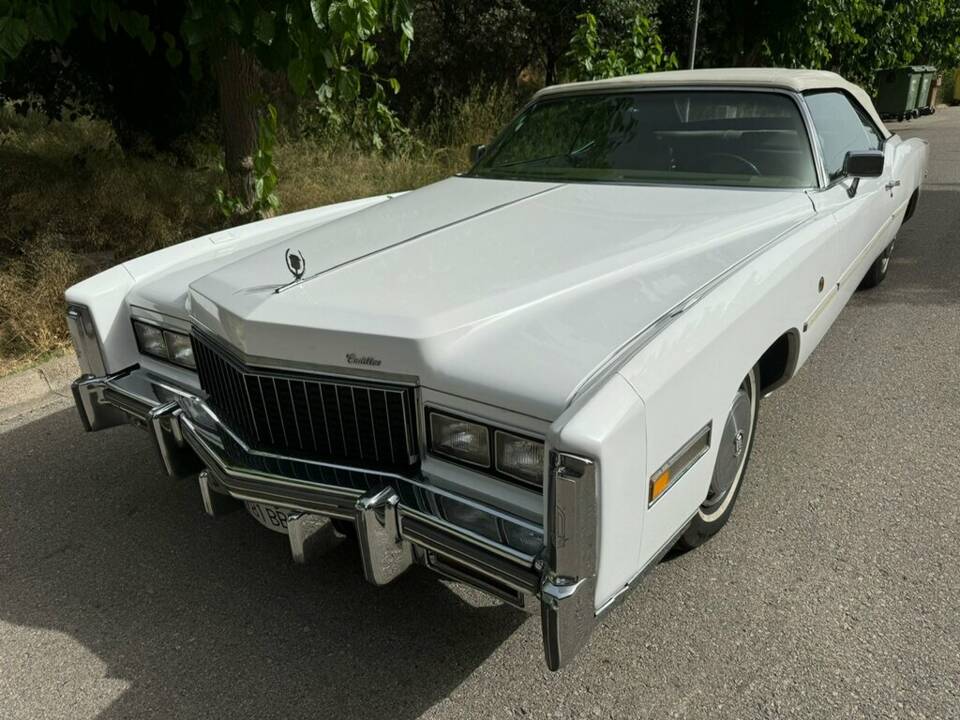 Image 7/8 of Cadillac Fleetwood Eldorado Convertible (1976)