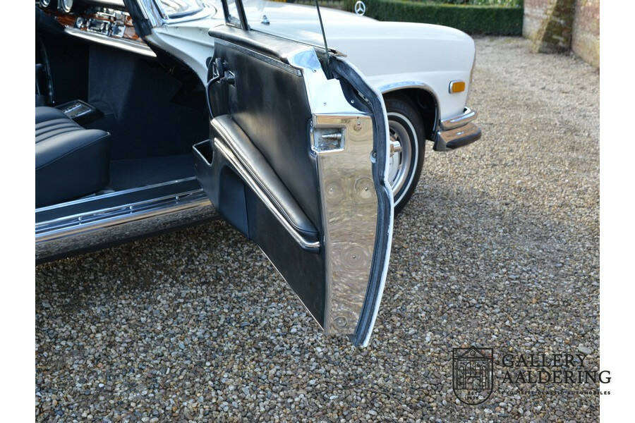 Image 44/50 of Mercedes-Benz 280 SE 3,5 (1971)