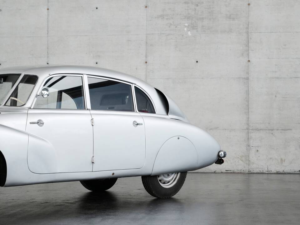 Image 2/50 of Tatra T 87 (1949)