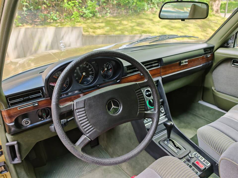 Bild 20/28 von Mercedes-Benz 280 SE (1974)