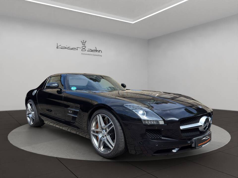 Imagen 3/21 de Mercedes-Benz SLS AMG (2011)
