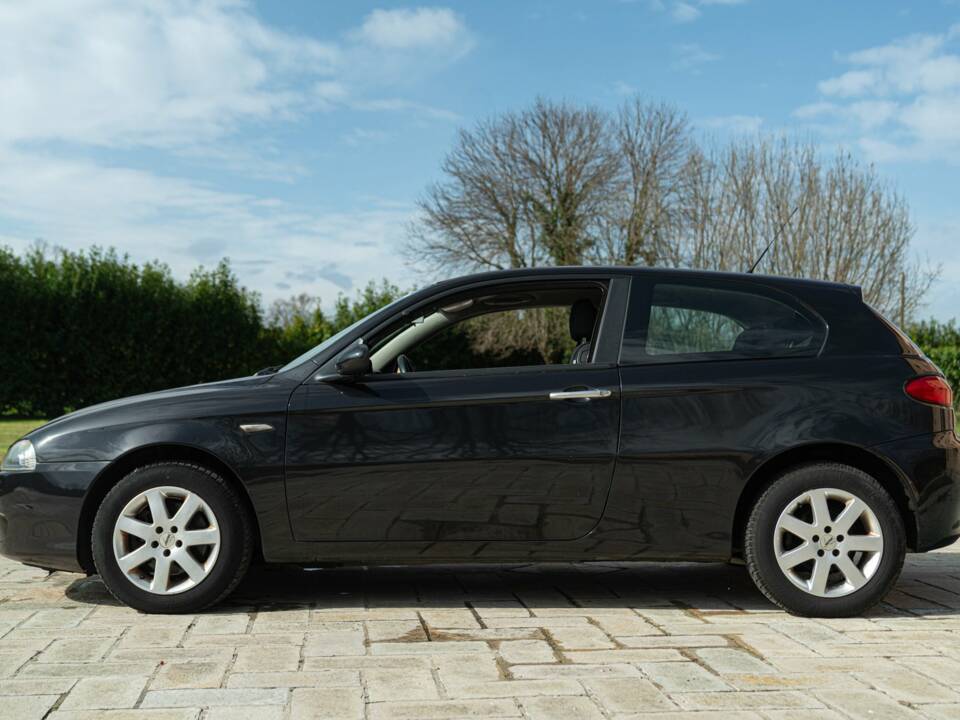 Bild 5/50 von Alfa Romeo 147 1.9 JTD (2007)