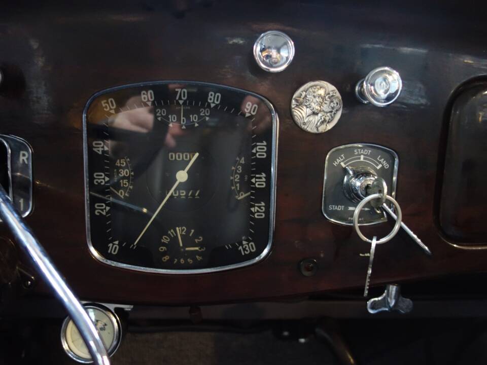 Image 19/43 of Citroën Traction Avant 7 C (1935)