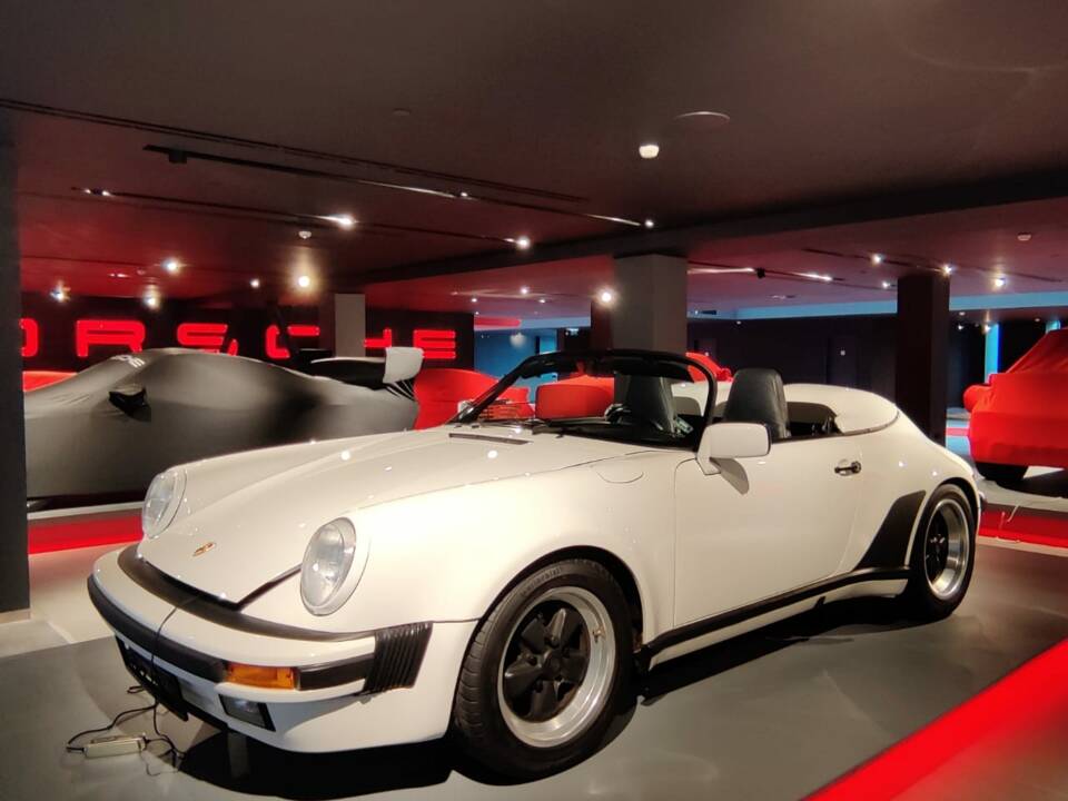 Imagen 3/8 de Porsche 911 Speedster 3.2 (1989)