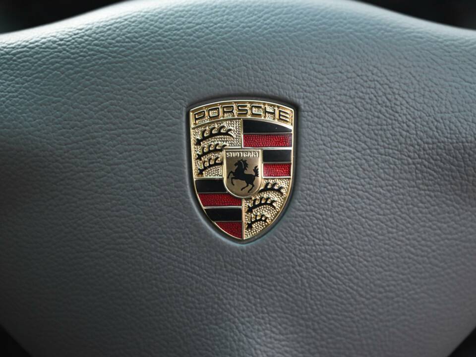 Bild 41/50 von Porsche 911 Carrera 4S (2004)