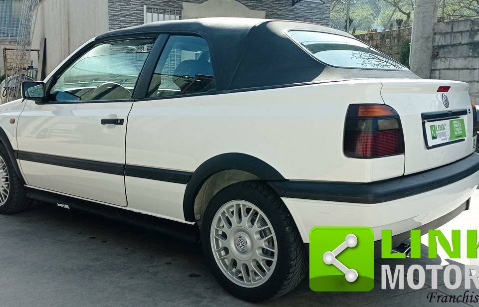 Immagine 8/10 di Volkswagen Golf III Cabrio 1.6 (1997)