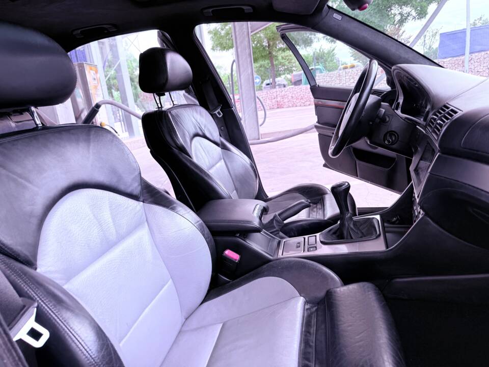 Immagine 6/15 di BMW M5 (2000)