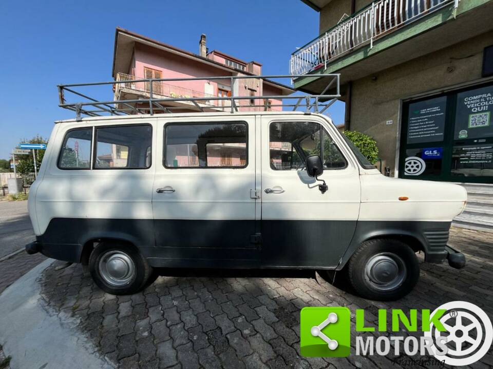 Image 7/10 of Ford Transit (1977)