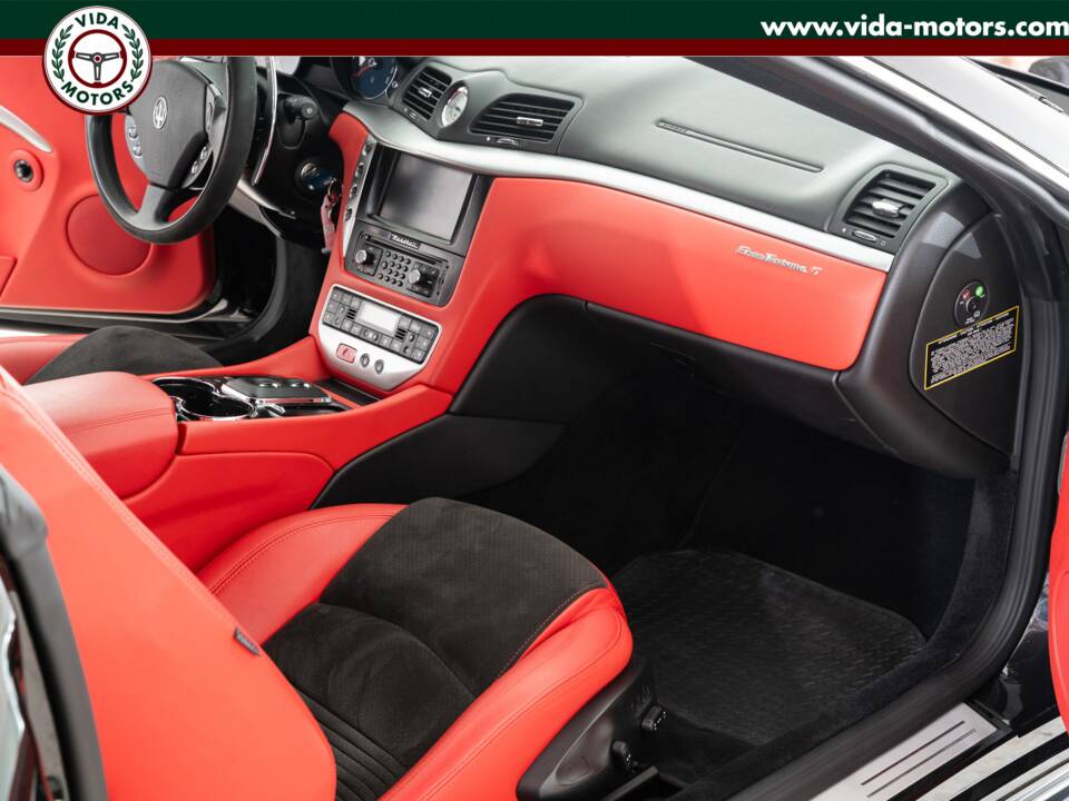 Image 15/15 of Maserati GranTurismo S (2012)