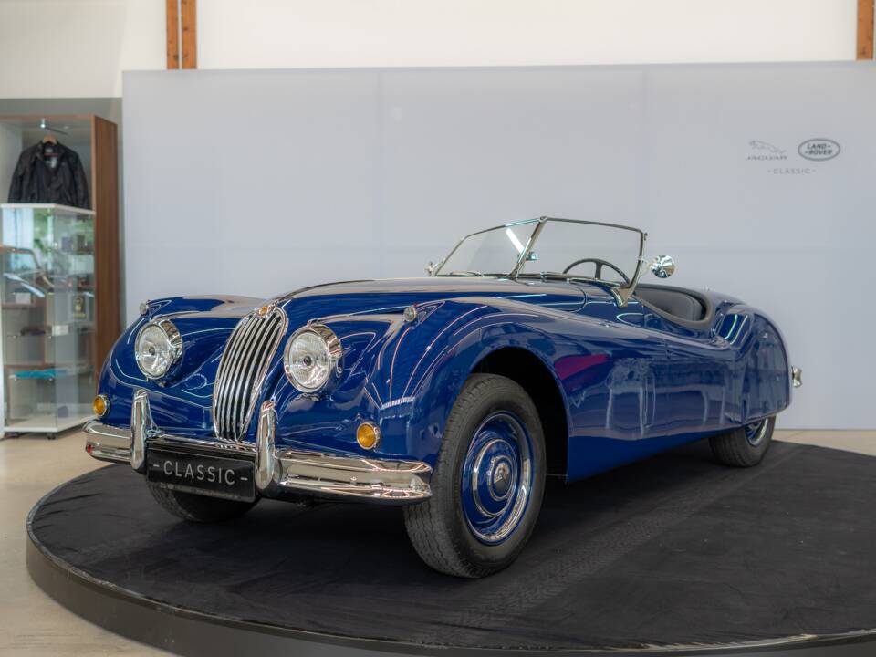 Immagine 6/62 di Jaguar XK 140 OTS (1954)