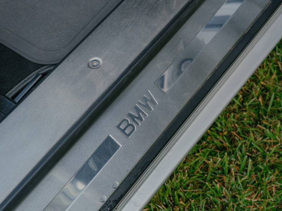 Image 107/185 of BMW Z8 (2001)