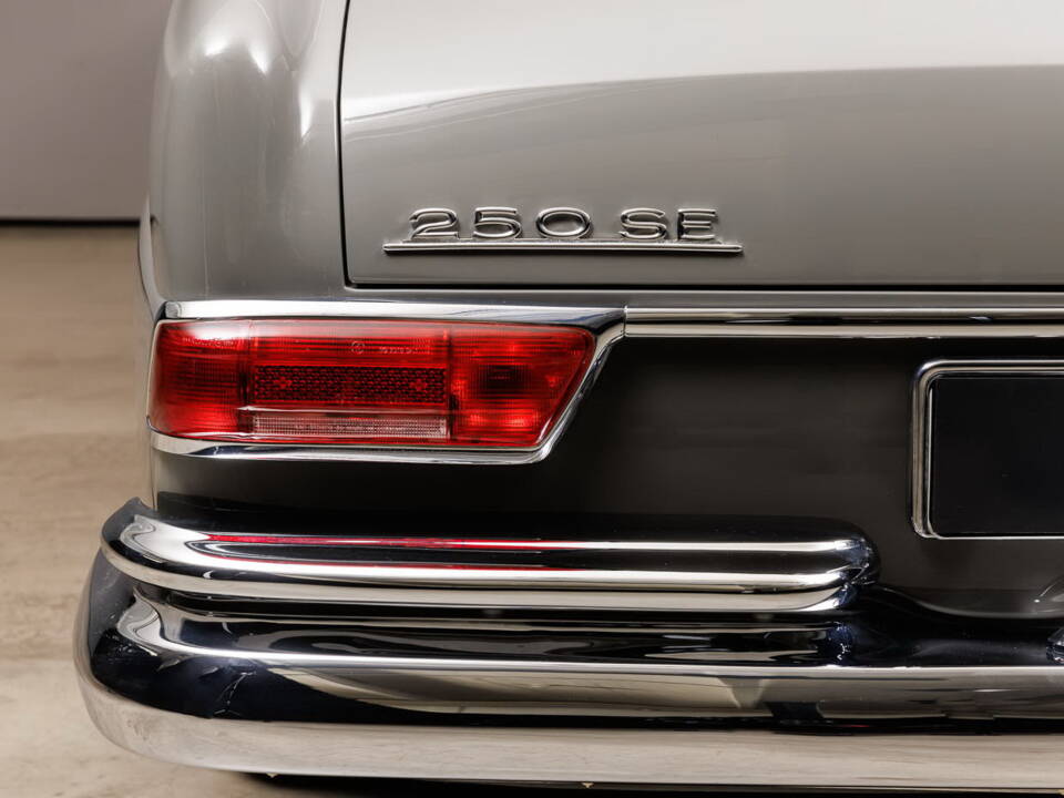 Bild 17/43 von Mercedes-Benz 250 SE (1967)