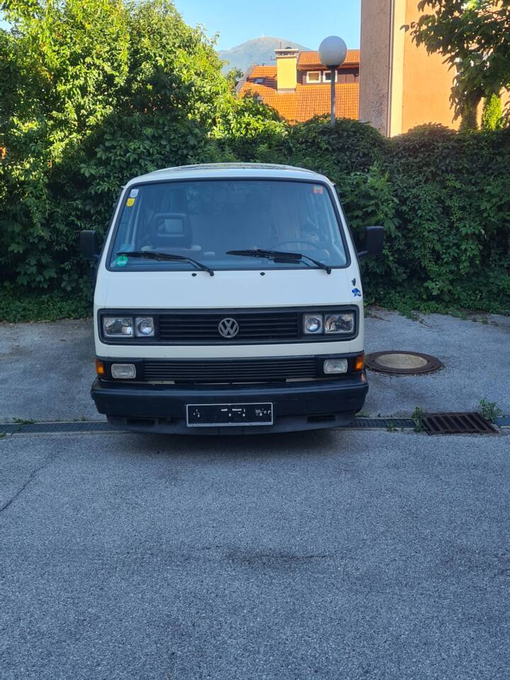 Bild 8/17 von Volkswagen T3 Bus 2.1 (G-Kat) (1989)