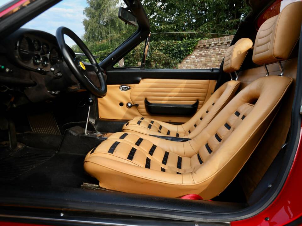 Image 44/50 of Ferrari Dino 246 GTS (1974)
