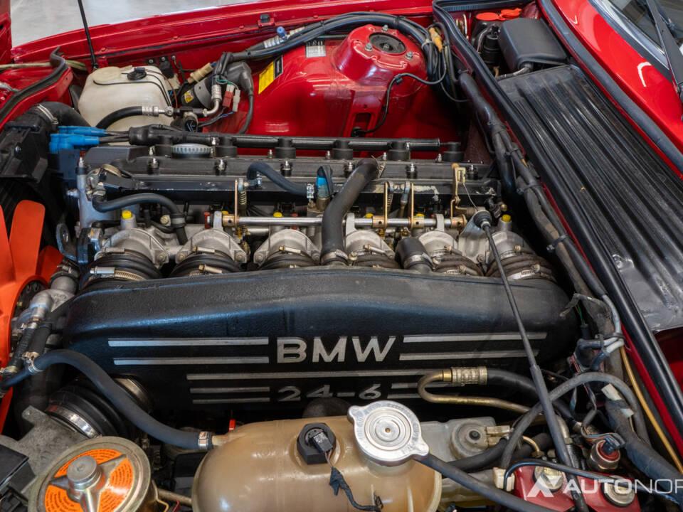 Image 24/51 of BMW M 635 CSi (1985)