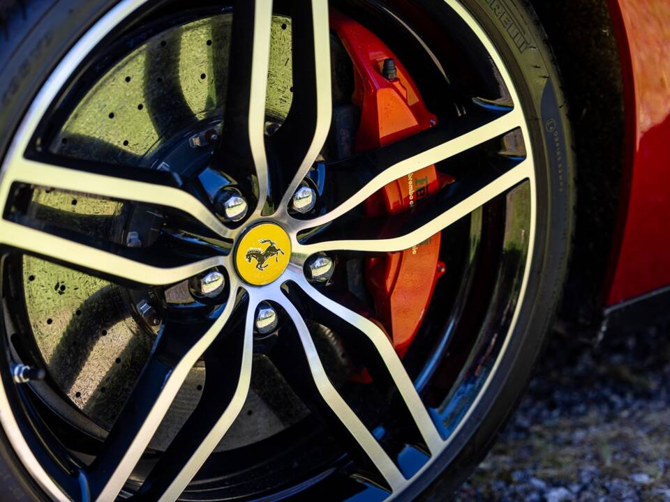 Bild 22/50 von Ferrari FF (2012)