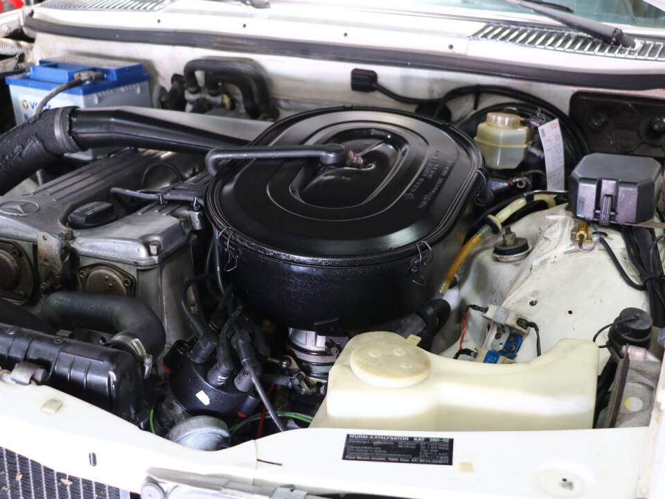 Image 23/25 of Mercedes-Benz 280 CE (1977)