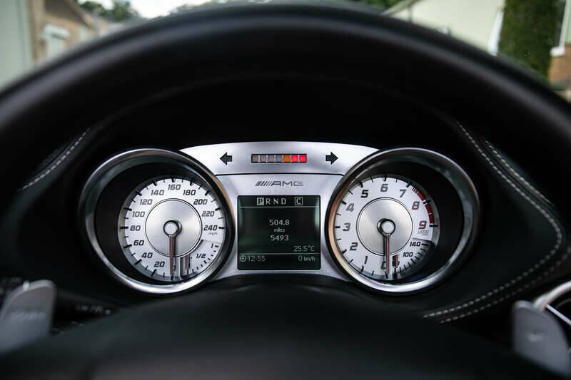 Image 27/50 of Mercedes-Benz SLS AMG Roadster (2014)