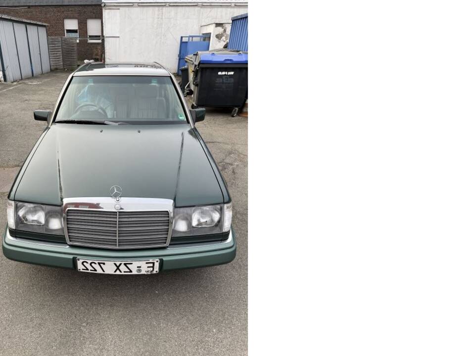 Bild 6/7 von Mercedes-Benz 230 E (1990)