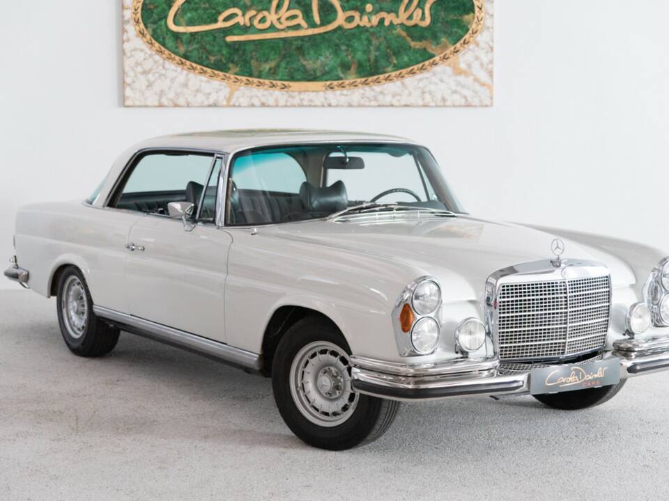 Image 13/38 of Mercedes-Benz 280 SE 3,5 (1970)